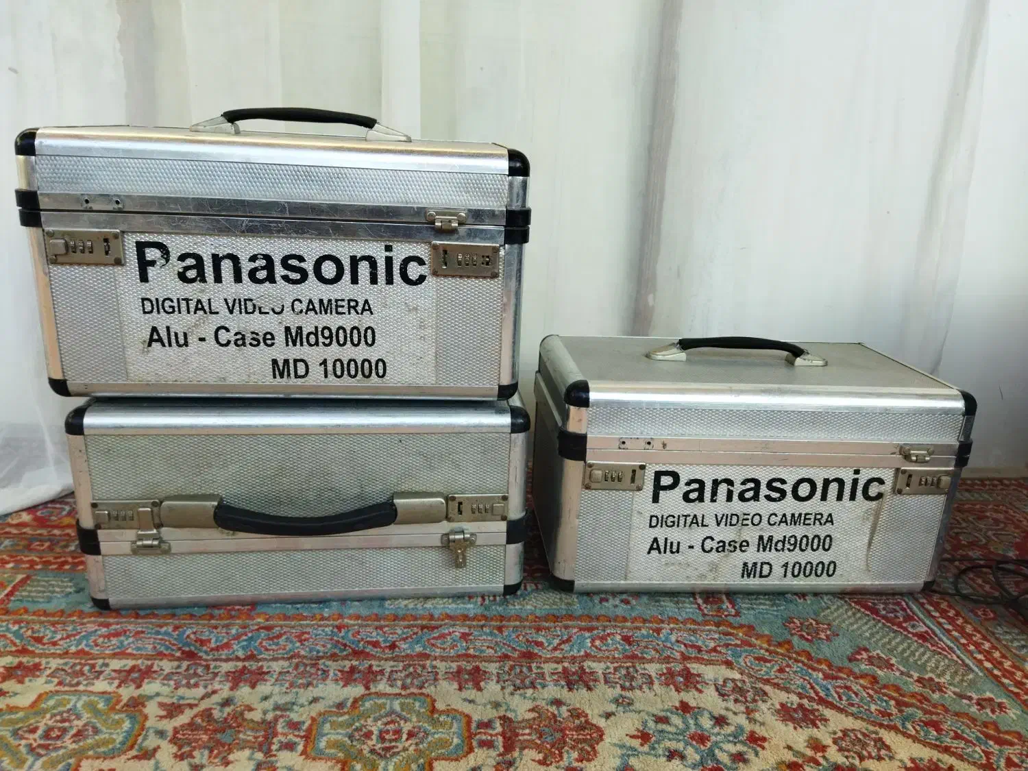 چمدان دوربین|دوربین عکاسی و فیلم‌برداری|گنبد کاووس, |دیوار