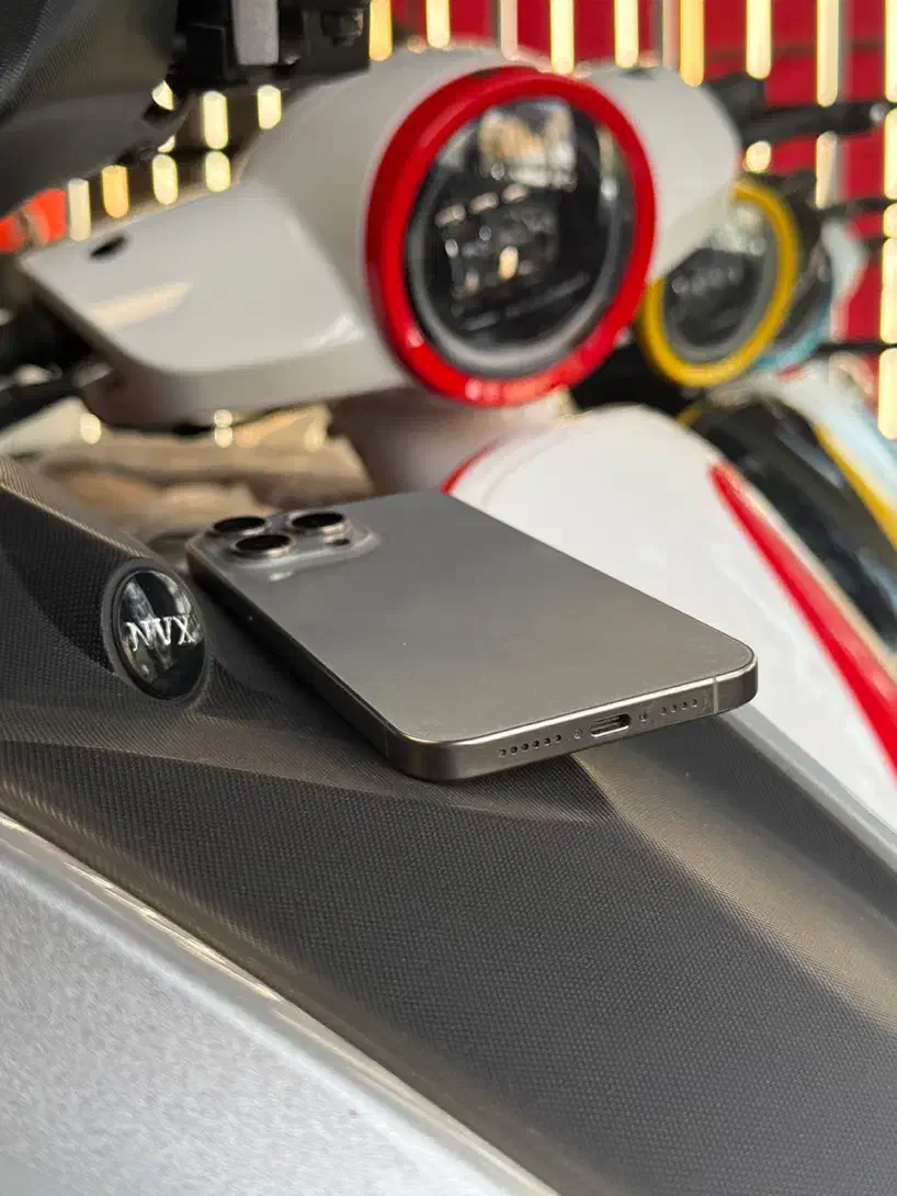 گوشی256آیفونpromaxپرومکس15proپروmaxباتری۹۰٪باموتور|موبایل|تهران, عباسآباد|دیوار