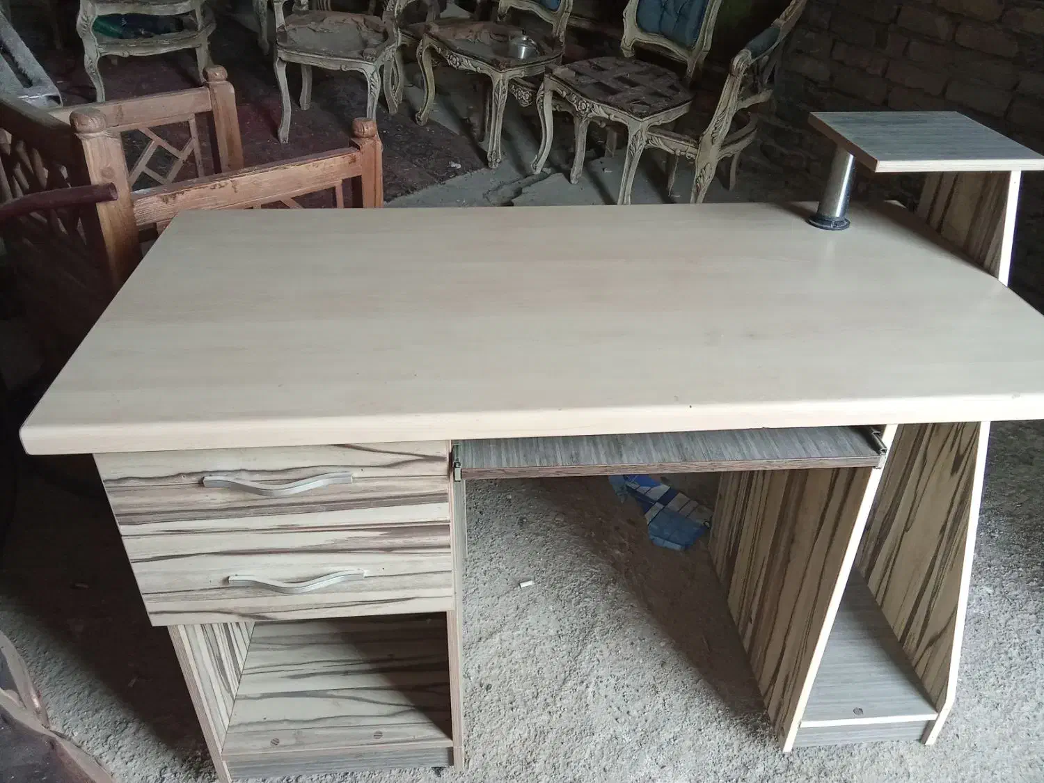 میزتحریر در حد نو با ابعاد|میز تحریر و کامپیوتر|خمینی‌شهر, |دیوار