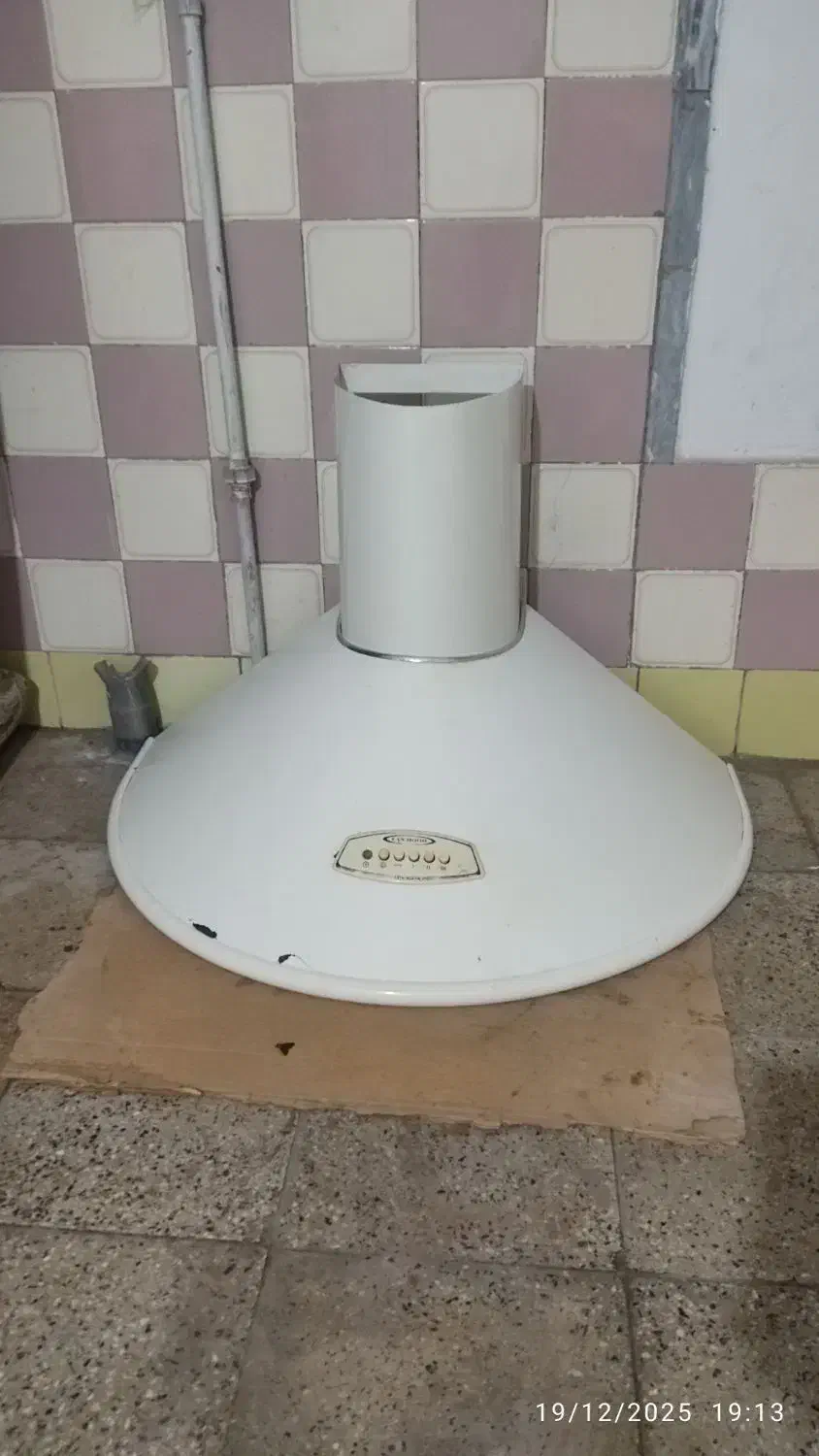 هود آشپزخانه .|هود|صحنه, |دیوار