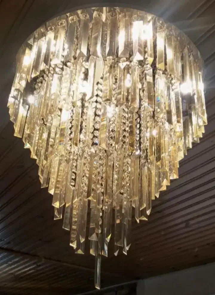 لوستر ده شاخه سالم و تمیز|لوستر و چراغ آویز|بندر انزلی, پیل علی باغ|دیوار