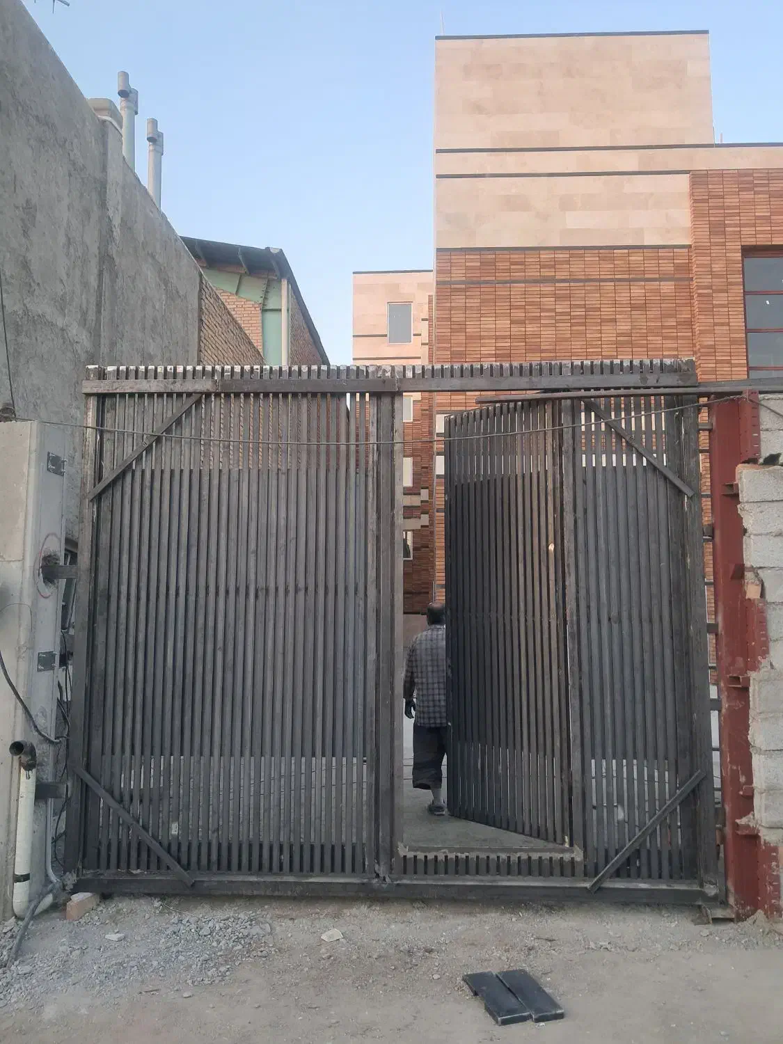 جوشکاری/درب انباری/نرده/فلاشینگ|خدمات پیشه و مهارت|ری, بازار آهن|دیوار