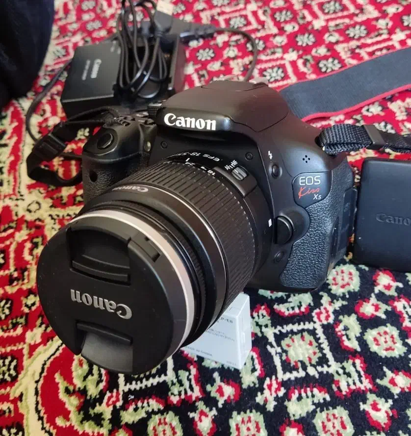 دوربین عکاسی حرفه ای کنون 600D(X5) +رینگ لایت+پایه|دوربین عکاسی و فیلم‌برداری|تکاب, |دیوار