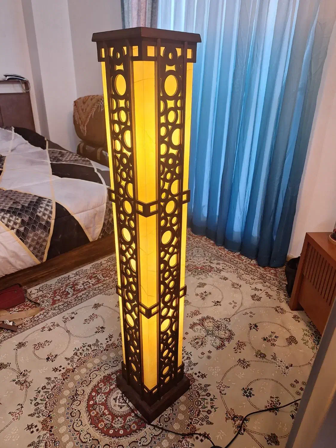 اباژور چوبی ایستاده|چراغ خواب و آباژور|بابل, |دیوار