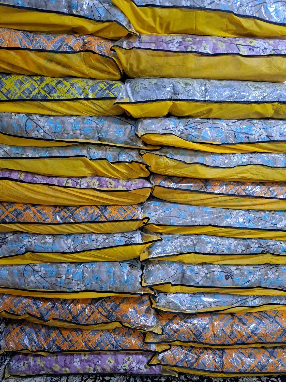 تشک مسافرتی و تشک مهمان ۳کیلو|رختخواب، بالش، پتو|کرمانشاه, |دیوار