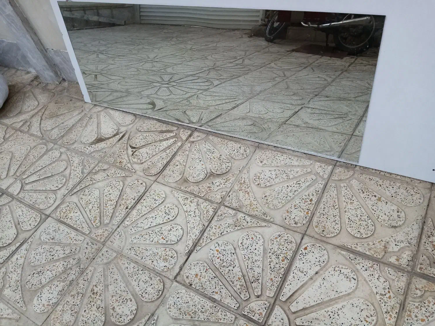 آینه قدی|آینه|قزوین, |دیوار