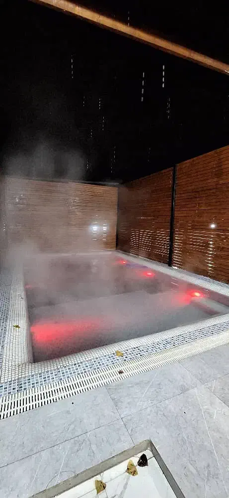 اجاره کلبه سویسی استخر روباز ابگرم|اجارهٔ کوتاهمدت ویلا و باغ|آمل, |دیوار