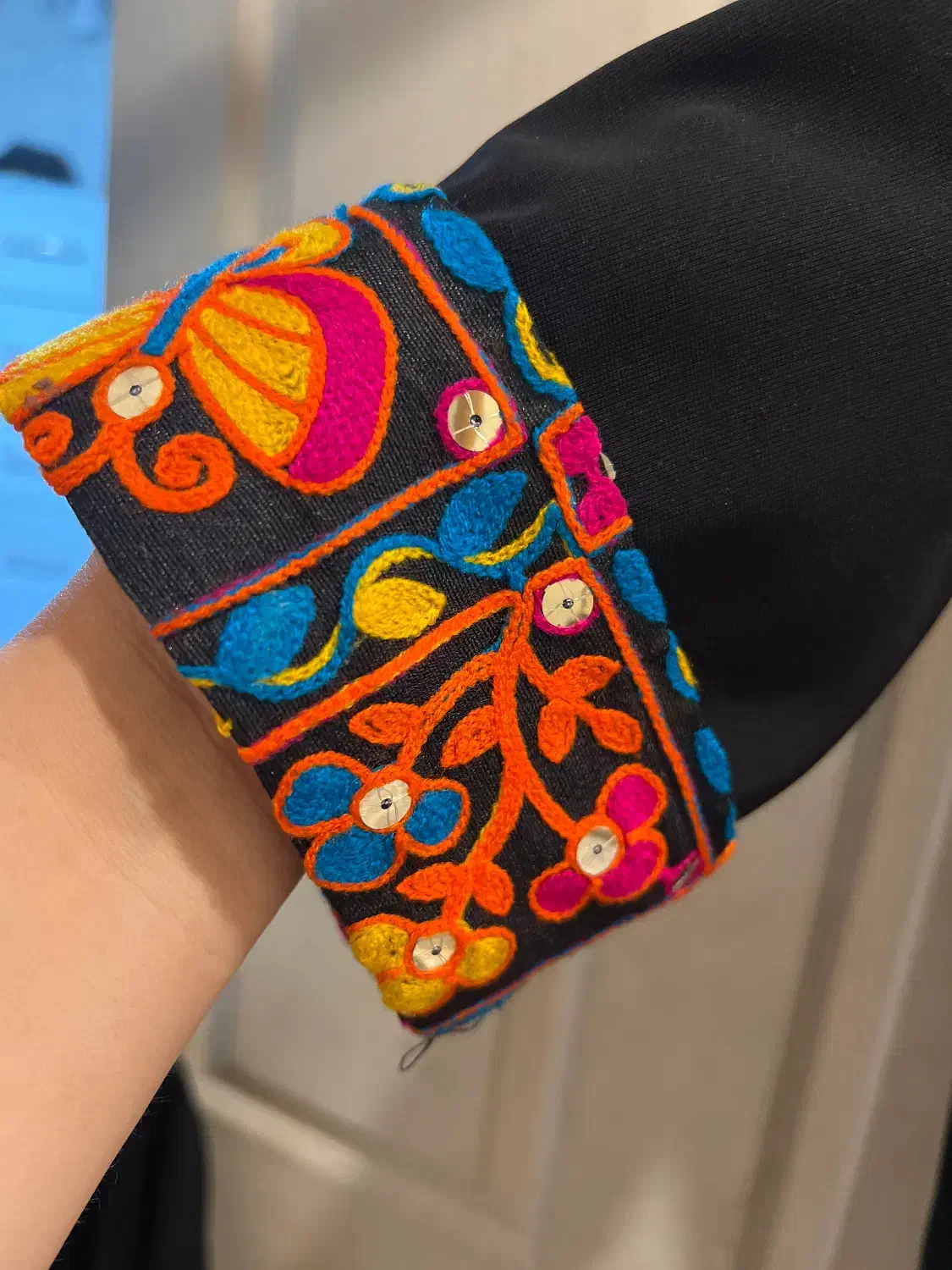 مانتو|لباس|رودسر, |دیوار