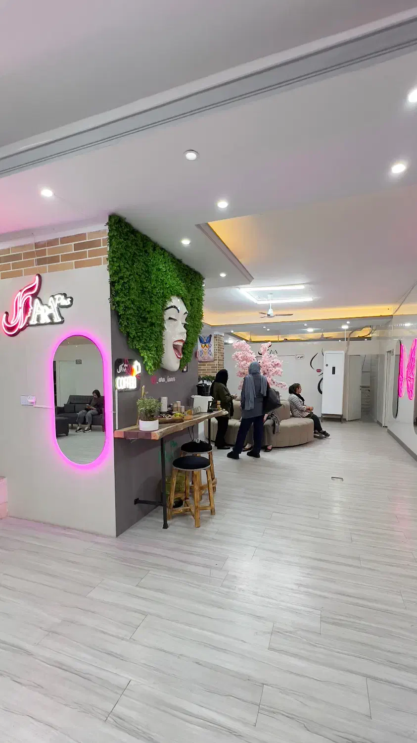 دعوت به همکاری(منشی خانم)در کلینیک زیبایی|استخدام درمانی، زیبایی، بهداشتی|فردیس, فردیس|دیوار