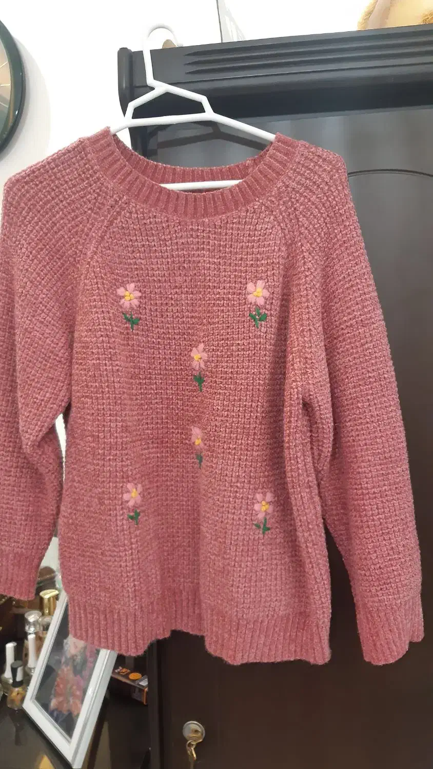 تک و یک دونه زیبا|لباس|نیشابور, ریوند|دیوار