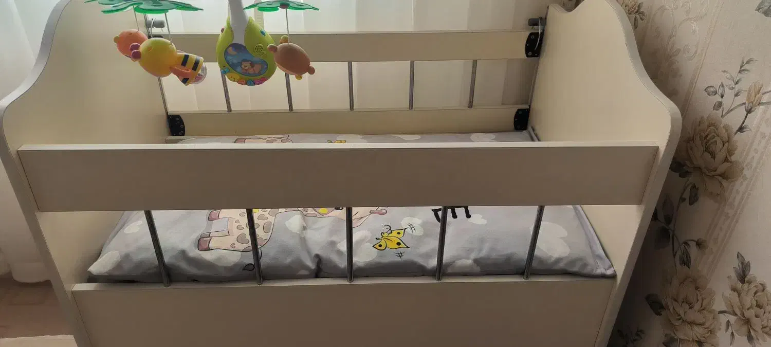 تخت نوزاد کنار مادر همراه با تشک|تخت و صندلی بچه|سهند, |دیوار