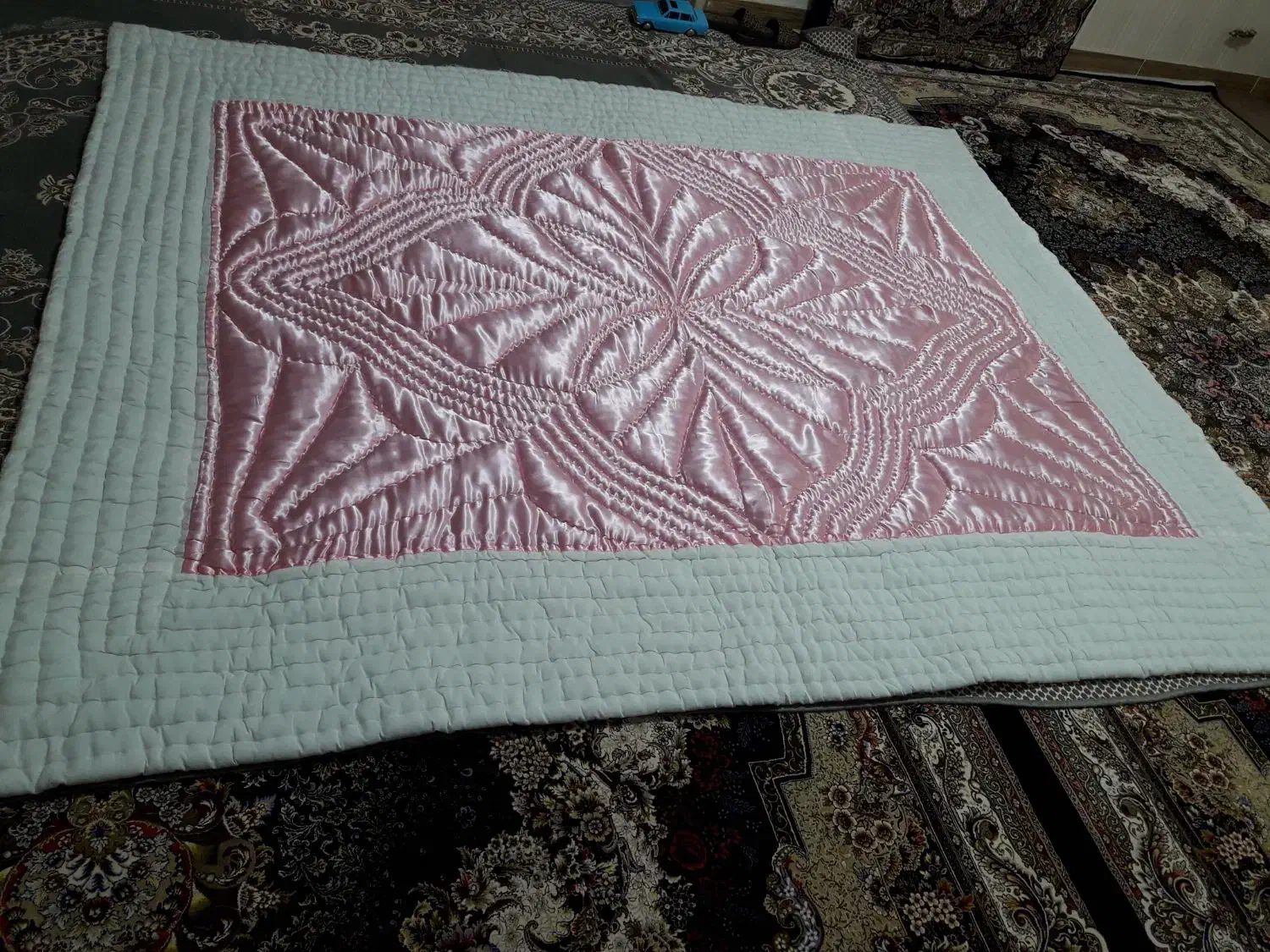 دوعدد لحاف دونفره  نو|رختخواب، بالش، پتو|مشکیندشت, |دیوار