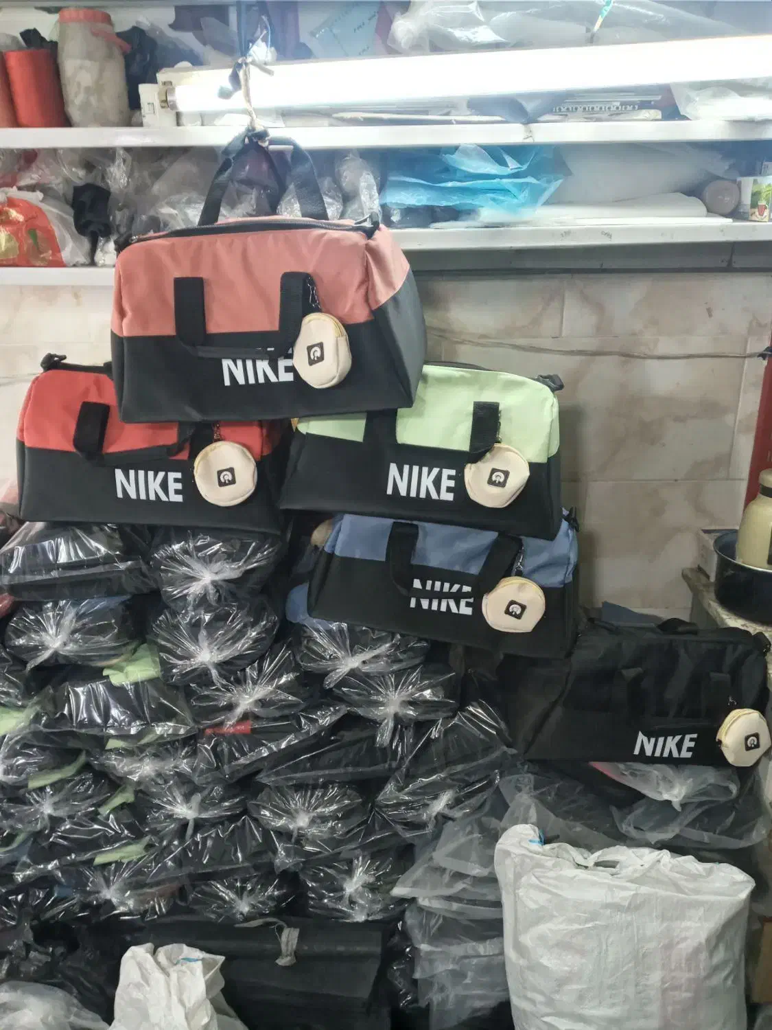 کیف ورزشی|کیف، کفش، کمربند|نیشابور, کشتارگاه|دیوار