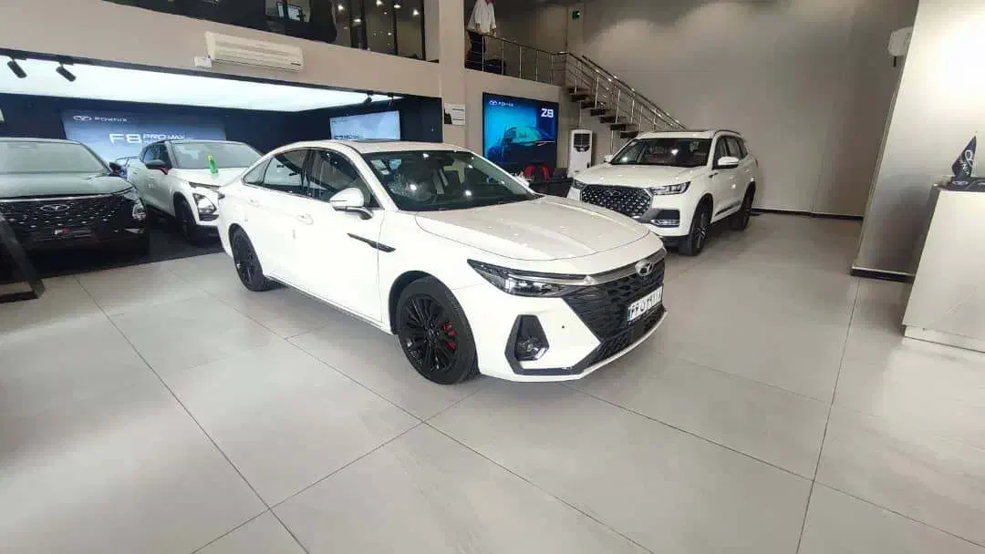 فروش نقد و اقساط اریزو 8 تحویل فوری|خودرو سواری و وانت|تهران, فردوسی|دیوار