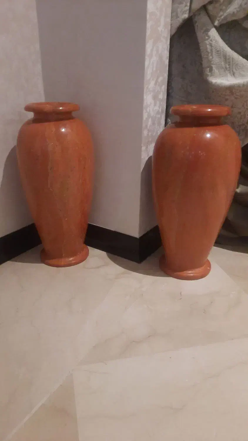 گلدان سنگی بسیار شیک|کلکسیون اشیاء عتیقه|ری, دیلمان|دیوار