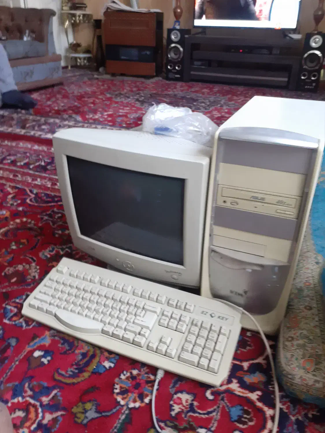 کامپیوترقدیمی الجی|رایانه رومیزی|میانه, |دیوار