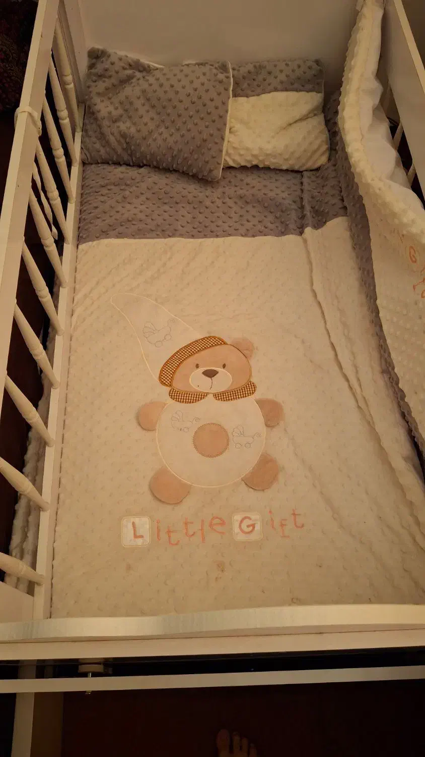 تخت نوزاد|تخت و صندلی بچه|بجنورد, |دیوار