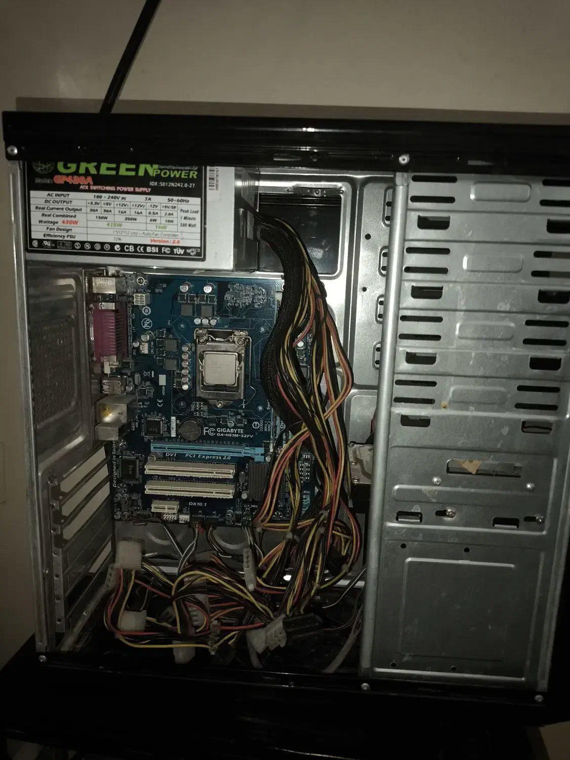 سیستم نسل ۳|رایانه رومیزی|بجنورد, |دیوار