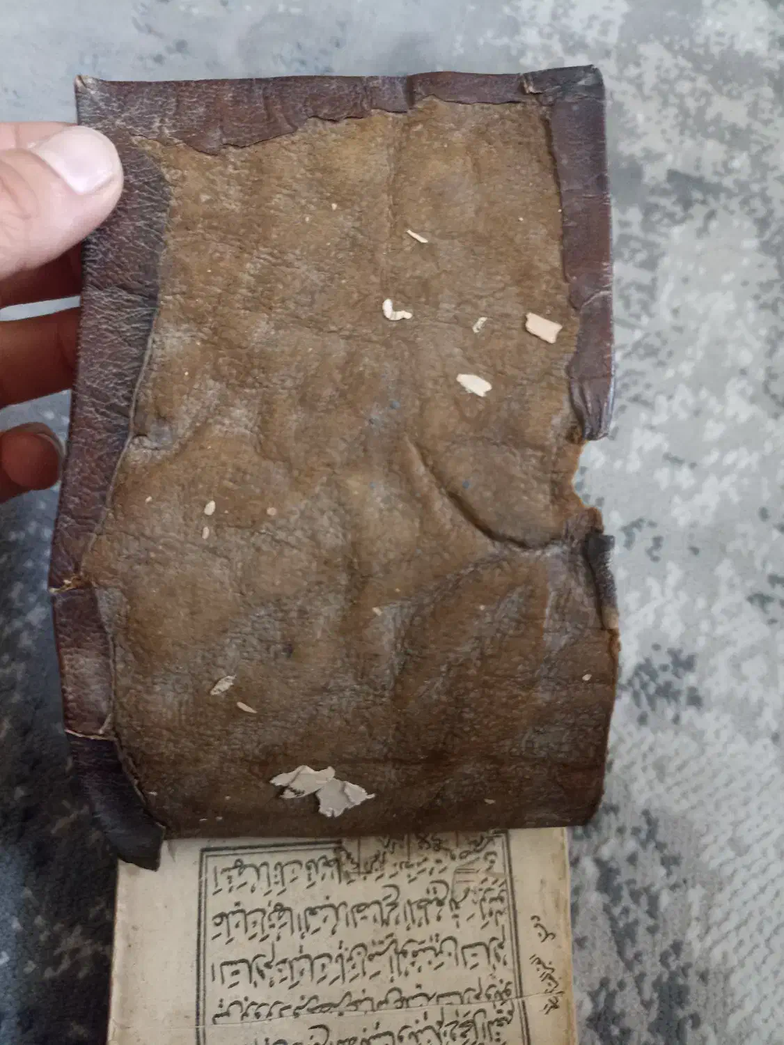 ۲عدد قرآن قدیمی|کلکسیون اشیاء عتیقه|رشت, چله خانه|دیوار