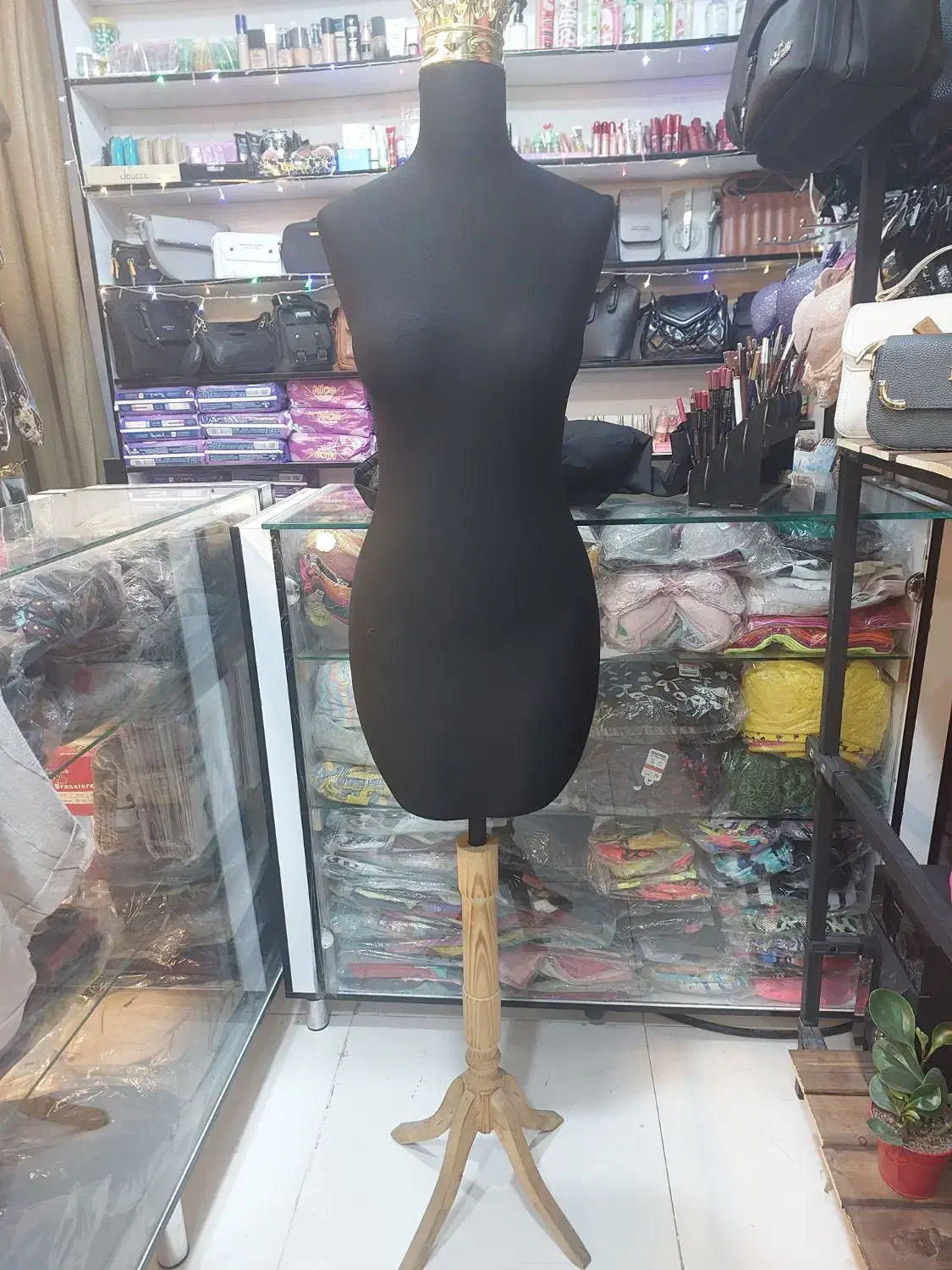 مانکن|فروشگاه و مغازه|قرچک, زیبا شهر|دیوار