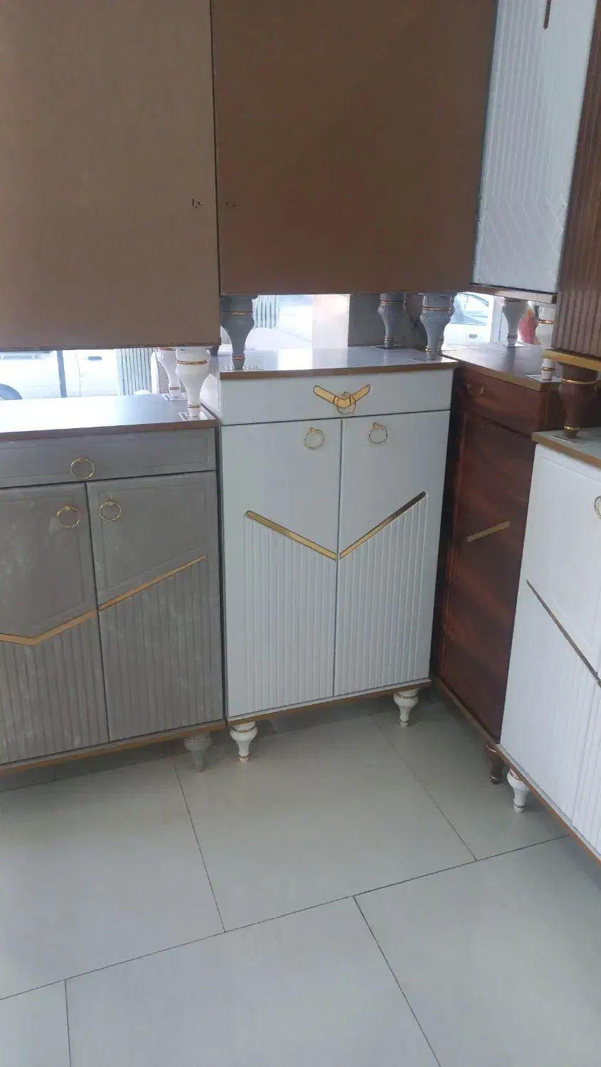 جاکفشی|جاکفشی، کمد، دراور|هشتگرد, شهرک راه آهن|دیوار