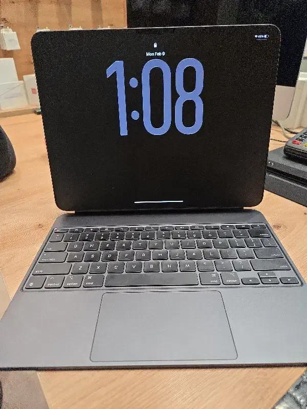 iPad pro 1T m4|تبلت|مشهد, هفت تیر (حافظ)|دیوار