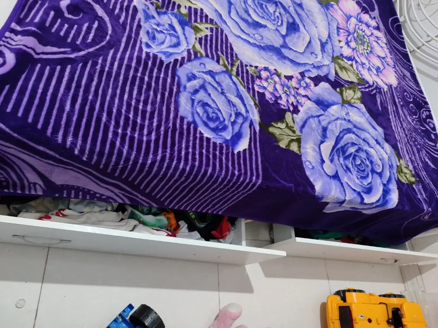 تخت خواب دو نفره فلزی|تخت و سرویس خواب|چهاردانگه (تهران), |دیوار