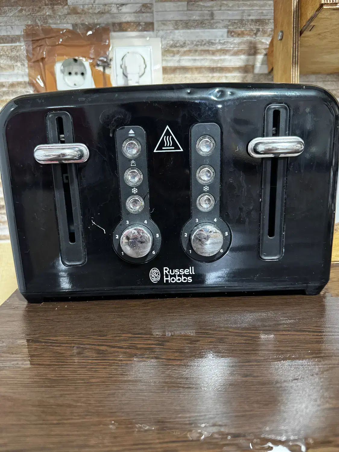 دستگاه تستر با کتری برقی russell hobbs|اجاق گاز و لوازم برقی پخت‌وپز|شیراز, شهرک سراج‎|دیوار