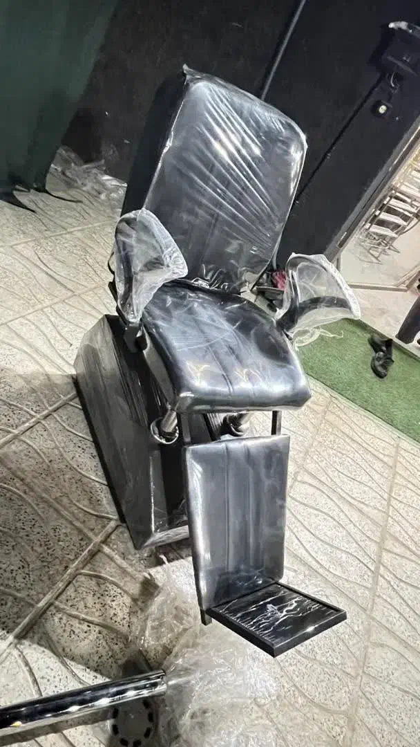 پدالی دسته استیل سلین|آرایشگاه و سالن‌های زیبایی|یزد, |دیوار