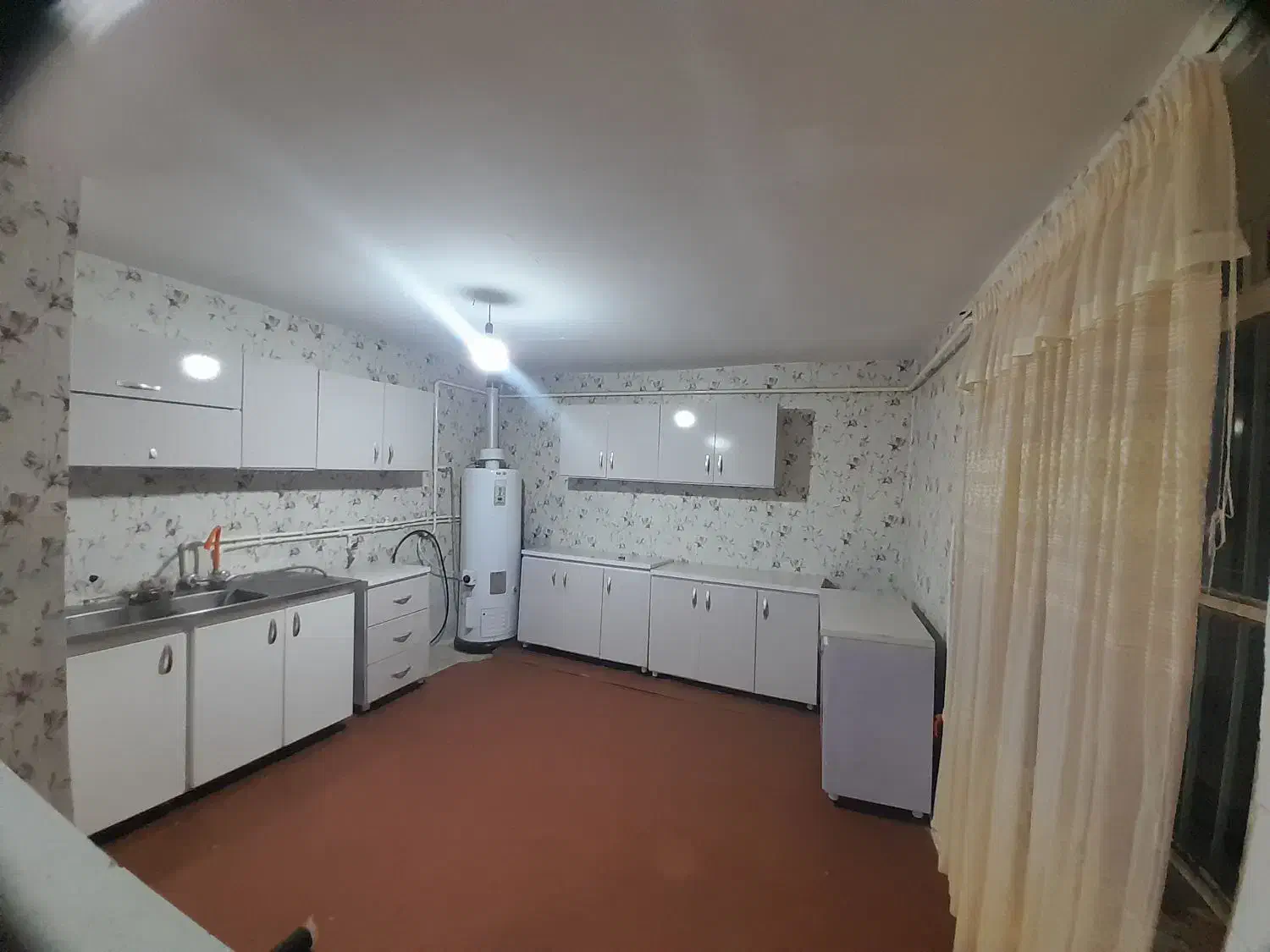 خانه‌ی اجاره‌ای خیابان معلم|اجارهٔ خانه و ویلا|سروآباد, |دیوار