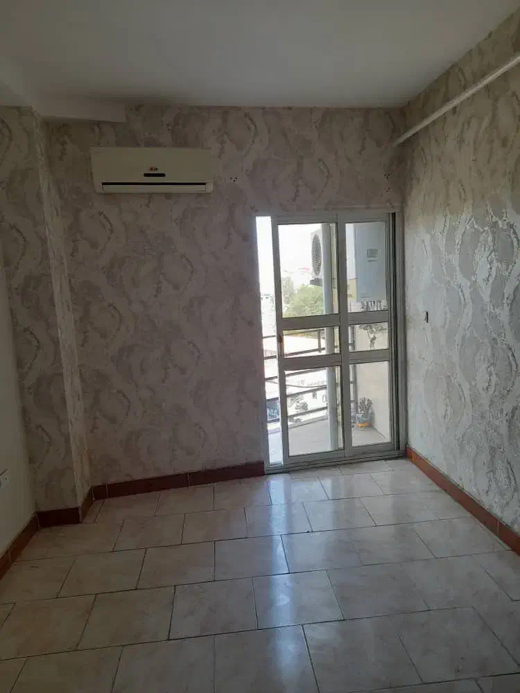 رهن و اجاره واحد تجاری در بر اصلی معلم|اجارهٔ دفتر کار، اتاق اداری، مطب|رشت, معلم|دیوار