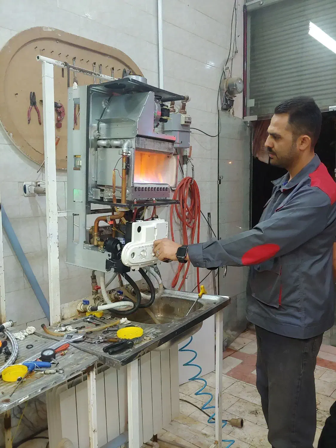 تعمیر و سرویس  پکیج.  ابگرمکن  محمدیه مهرگان|خدمات پیشه و مهارت|محمدیه-قزوین, |دیوار