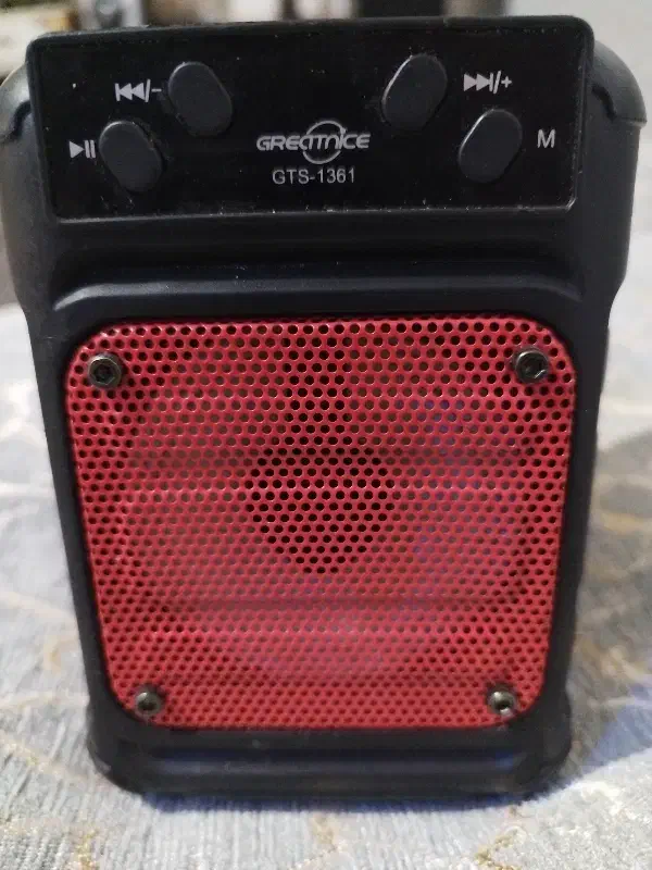 اسپیکر بلوتوثی و رم و فلش خور با رقص نور|پخش‌کننده همراه|بروجرد, |دیوار