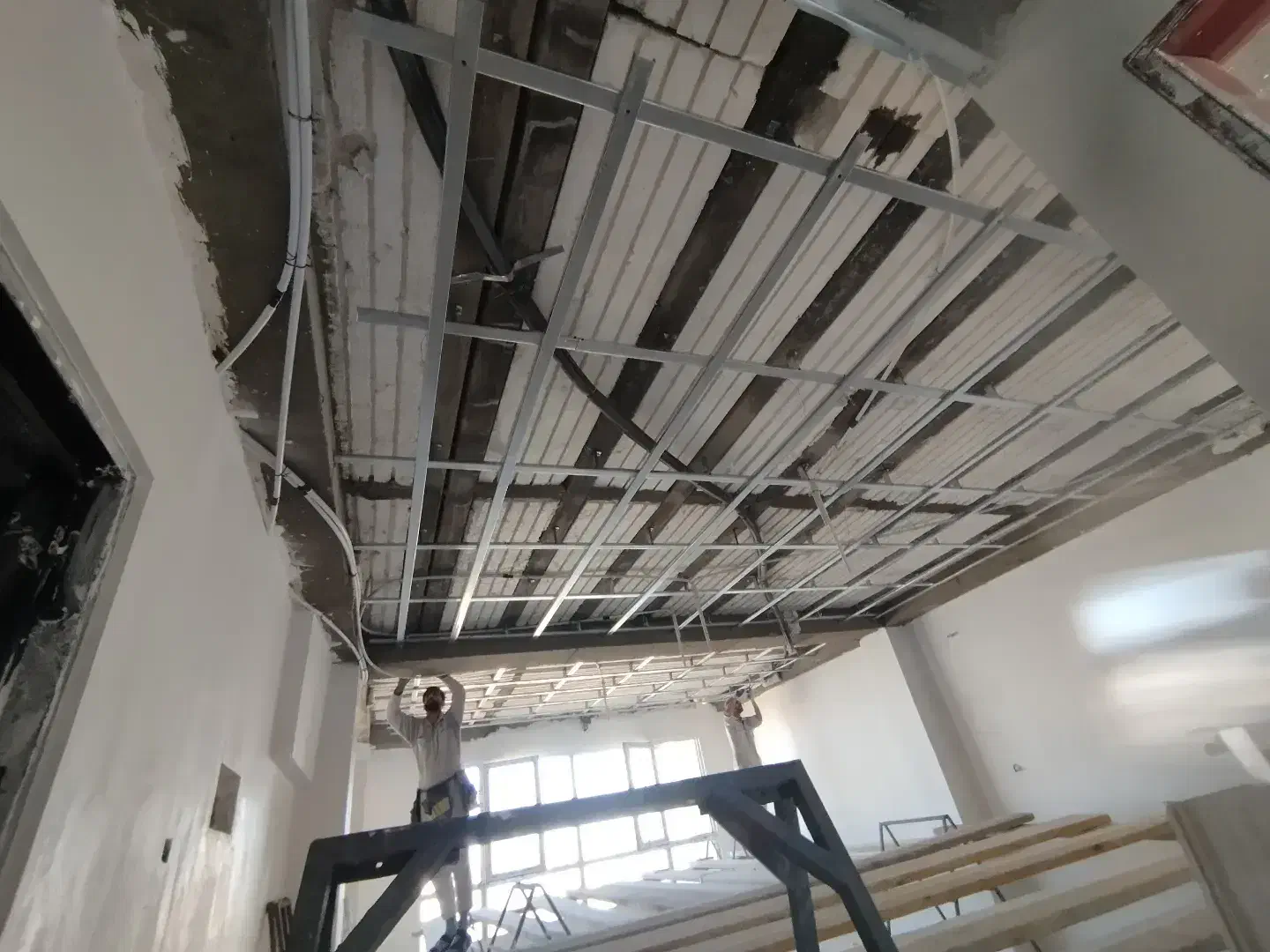 نیازمند شاگرد کناف|استخدام معماری، عمران و ساختمانی|همدان, |دیوار