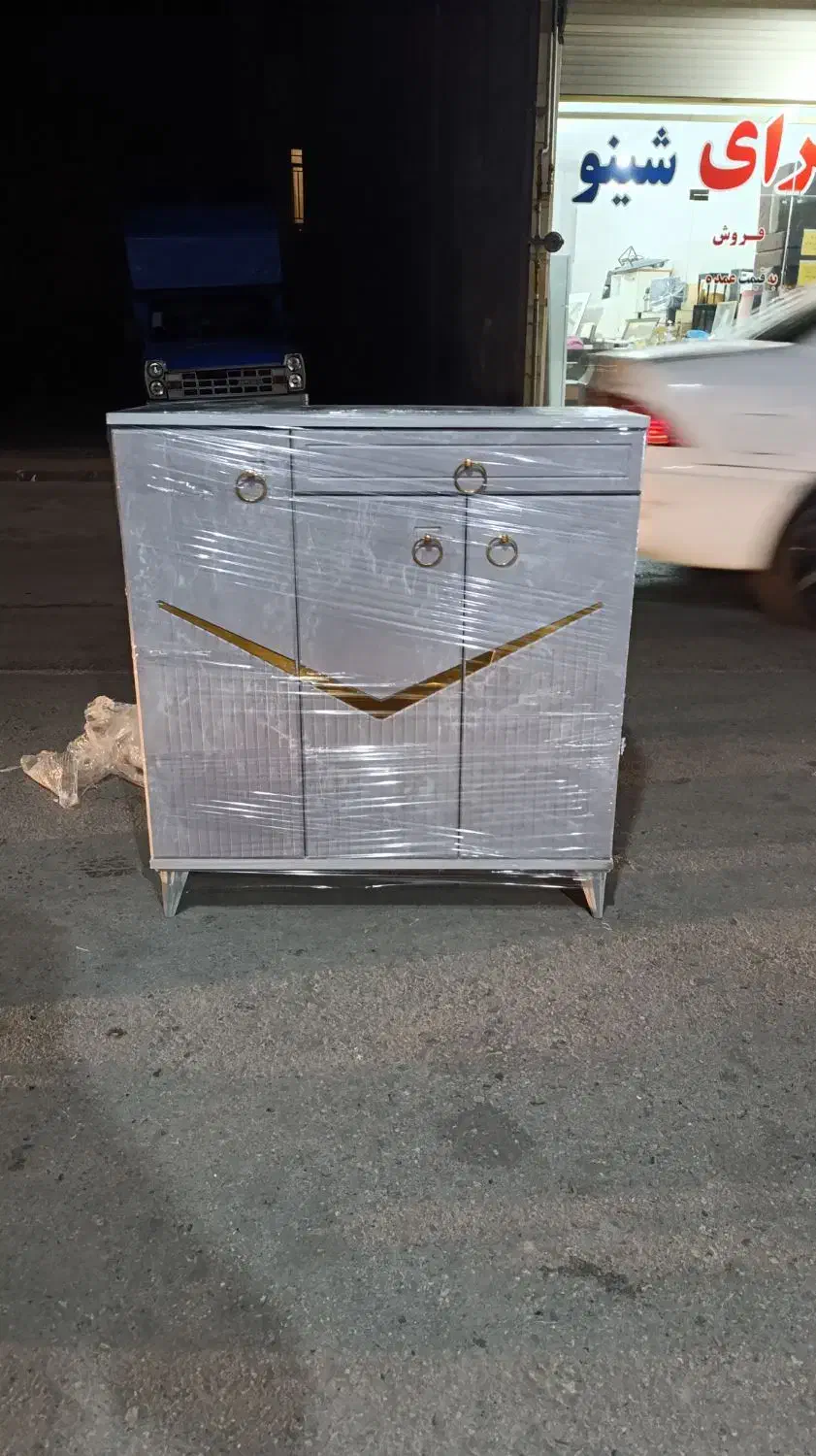 سایز بزرگ /سه درب دار /جاکفشی /متریال جدید /|جاکفشی، کمد، دراور|ارومیه, |دیوار