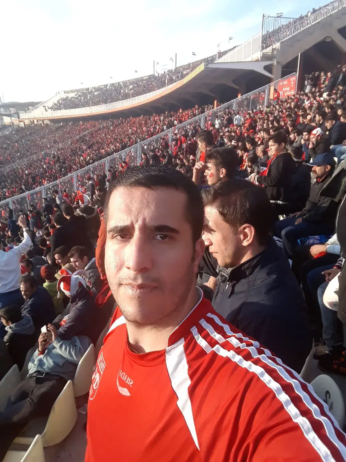 دنبال کار هستم دست چپ از مچ قطع شده بازنشسته هستم|خدمات پیشه و مهارت|تبریز, |دیوار