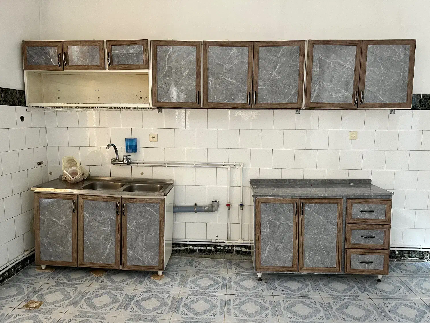 کابینت آشپزخانه بهمراه سینک|مصالح و تجهیزات ساختمان|میاندوآب, |دیوار