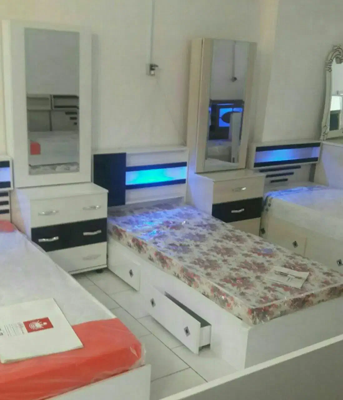 تخت خواب آدیداس|تخت و سرویس خواب|مشهد, یاس|دیوار