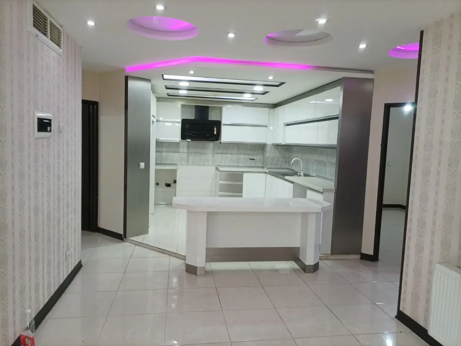 آپارتمان سه خوابه دوطرفه نور|فروش آپارتمان|اصفهان, برازنده|دیوار