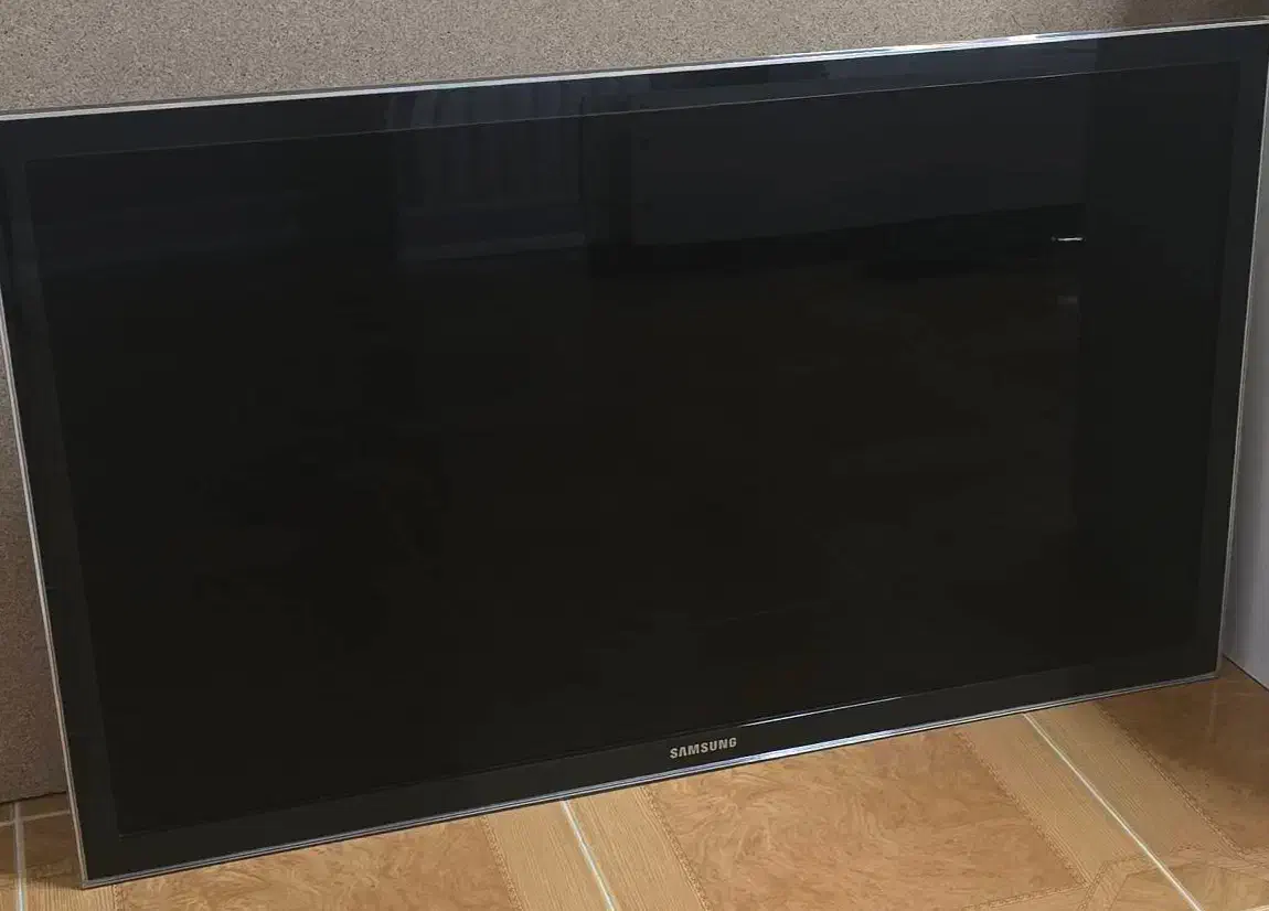 تلویزیون 40اینچ LED|تلویزیون و پروژکتور|آستارا, |دیوار