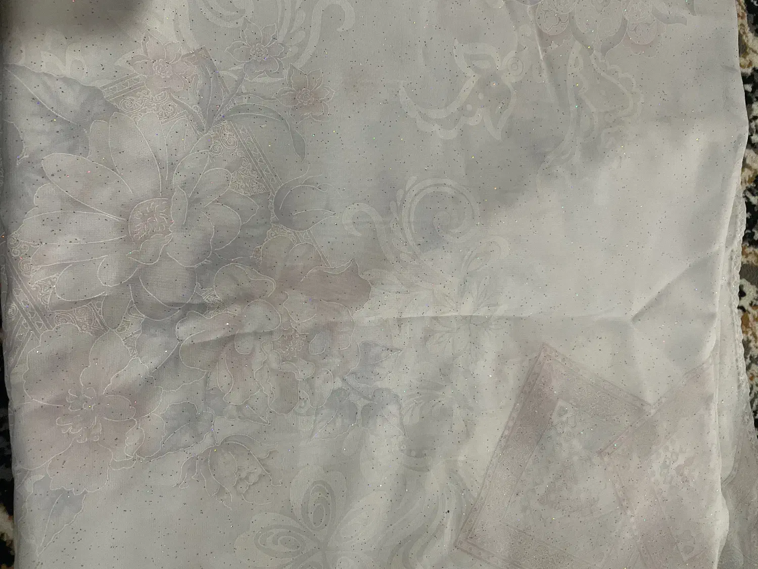 چادر عروس|لباس|ورامین, ورامین|دیوار