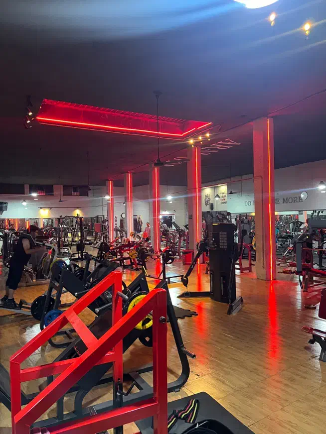 باشگاه بدنسازی با تجهیزات کامل خارجی میدان ابوذر|خدمات آموزشی|یزد, |دیوار