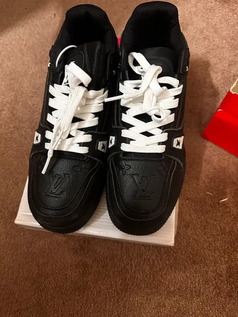 کفش|کیف، کفش، کمربند|مبارکه, |دیوار