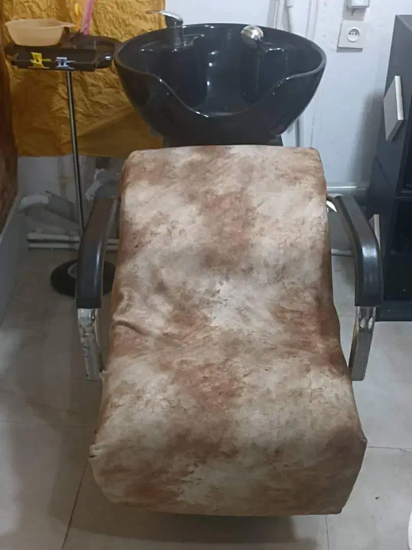 وسایل سالن زیبایی در حد نو|آرایشگاه و سالنهای زیبایی|چهارباغ, |دیوار