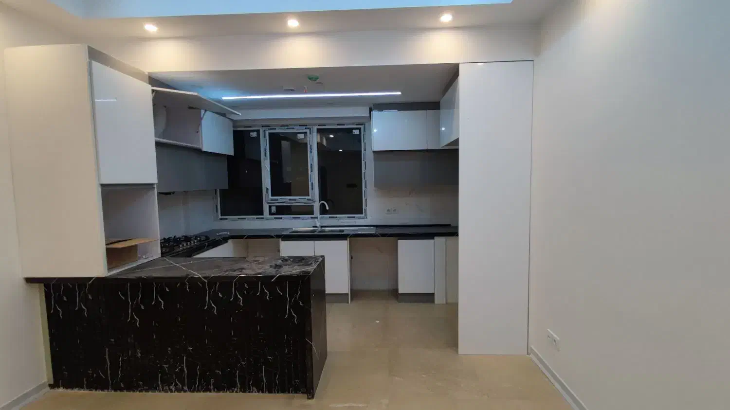 ۶۵ متر ـ شادمان ـ نوساز ـ فول امکانات