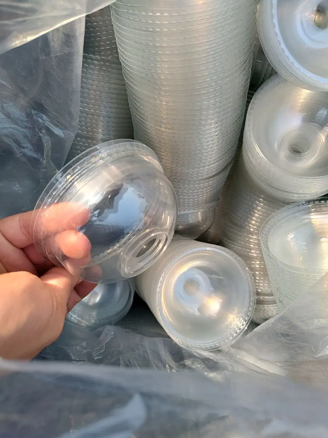 ۴۸۰ عدد لیوان آیس پک به همراه درب(نصف قیمت عمده)|ظروف نگهدارنده، پلاستیکی، یکبارمصرف|بابلسر, |دیوار