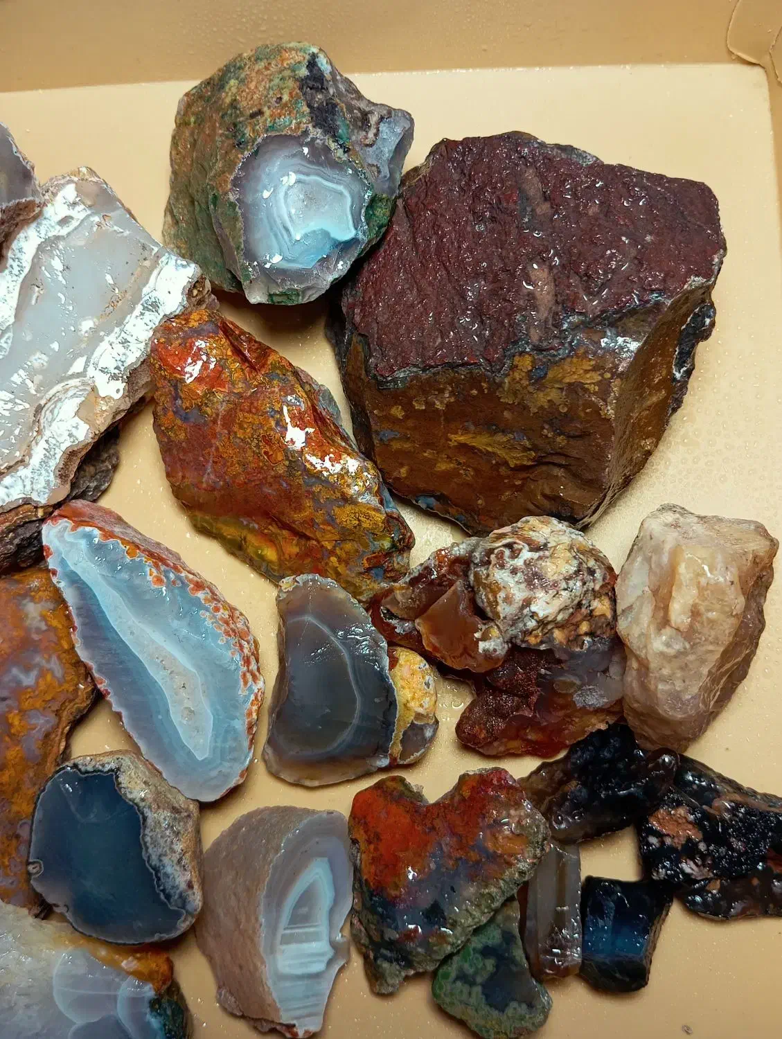 مجموعه متنوع سنگهای طبیعی|کلکسیون و سرگرمی|لاهیجان, امیرشهید|دیوار