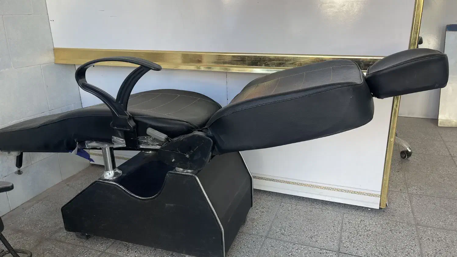 صندلی آرایشگاه|آرایشگاه و سالن‌های زیبایی|تربت‌حیدریه, شهرک ولیعصر|دیوار