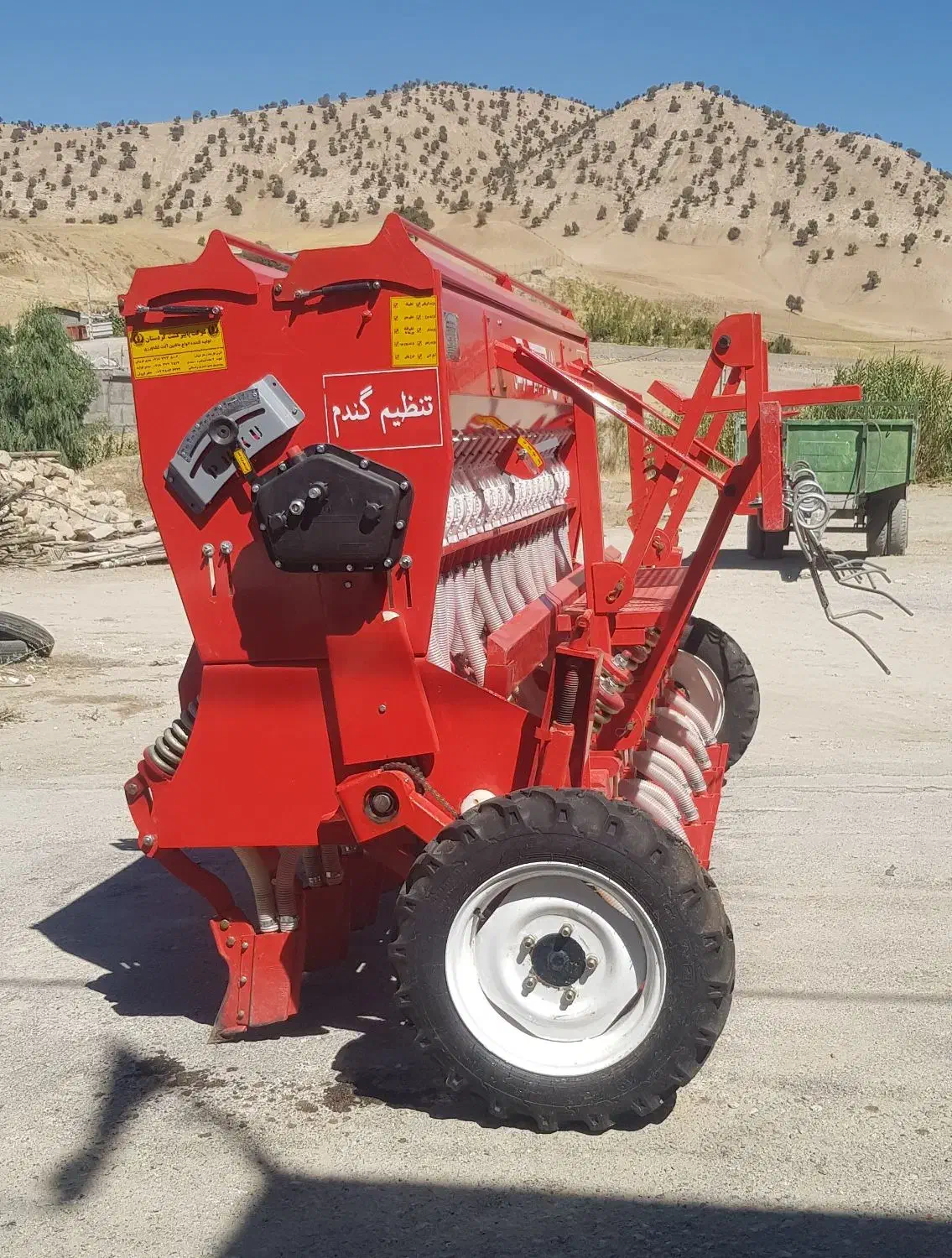 کشت مستقیم در حد نو|ماشین‌آلات صنعتی|گچی, |دیوار