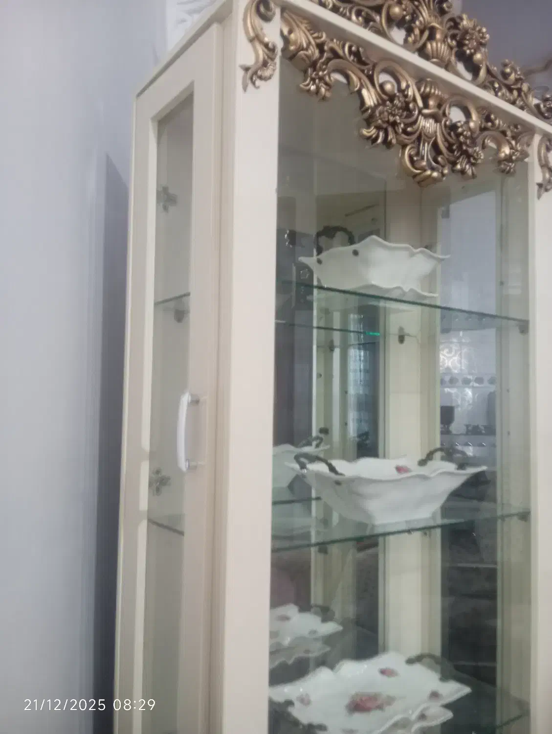 بوفه رنگ کرمی با مدل فانوس|بوفه، ویترین، کنسول|خوی, |دیوار